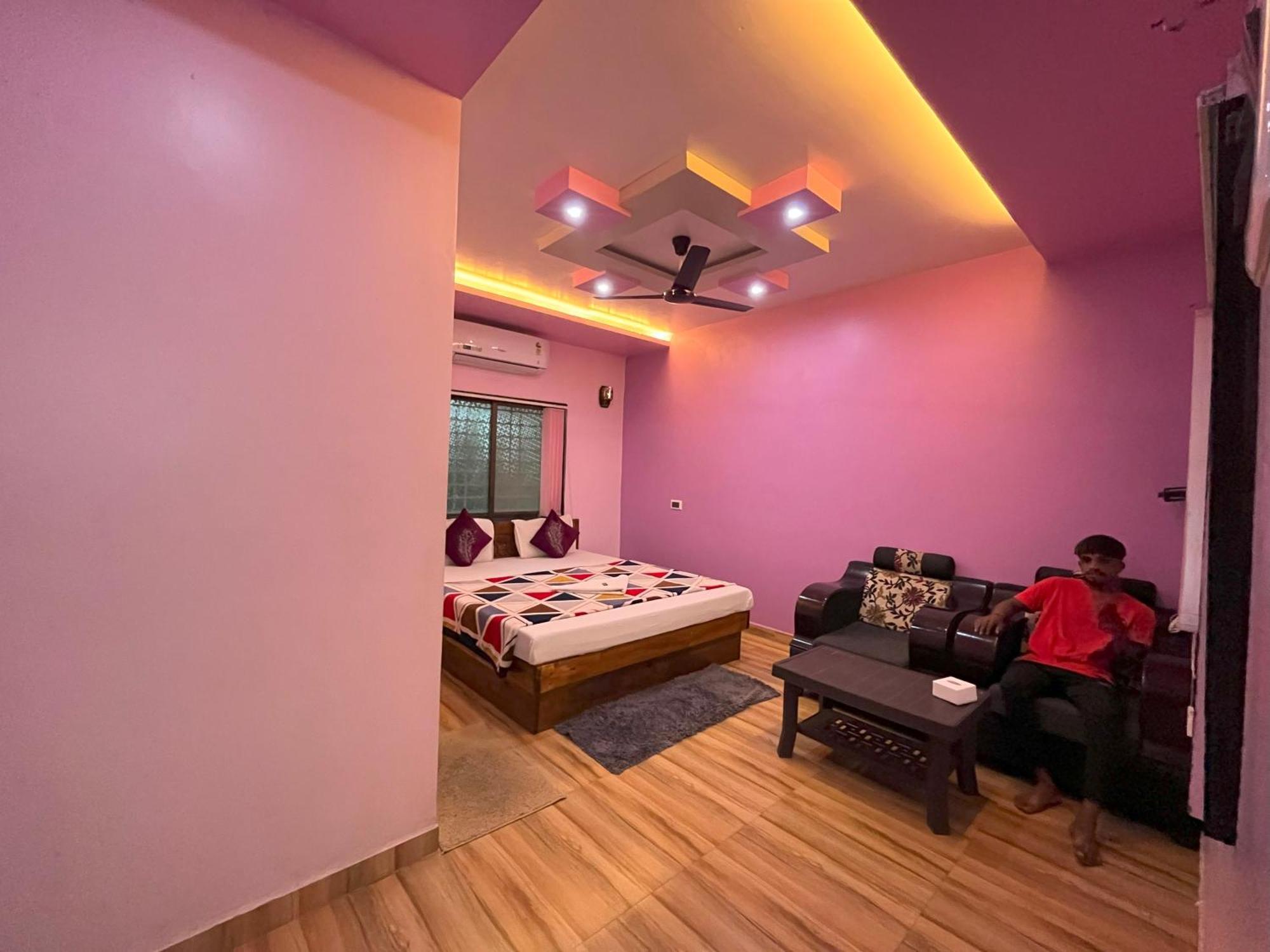 Anand Valley Hotel Panhala ภายนอก รูปภาพ